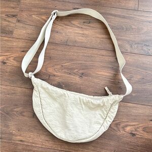 Uniqlo croissant bag